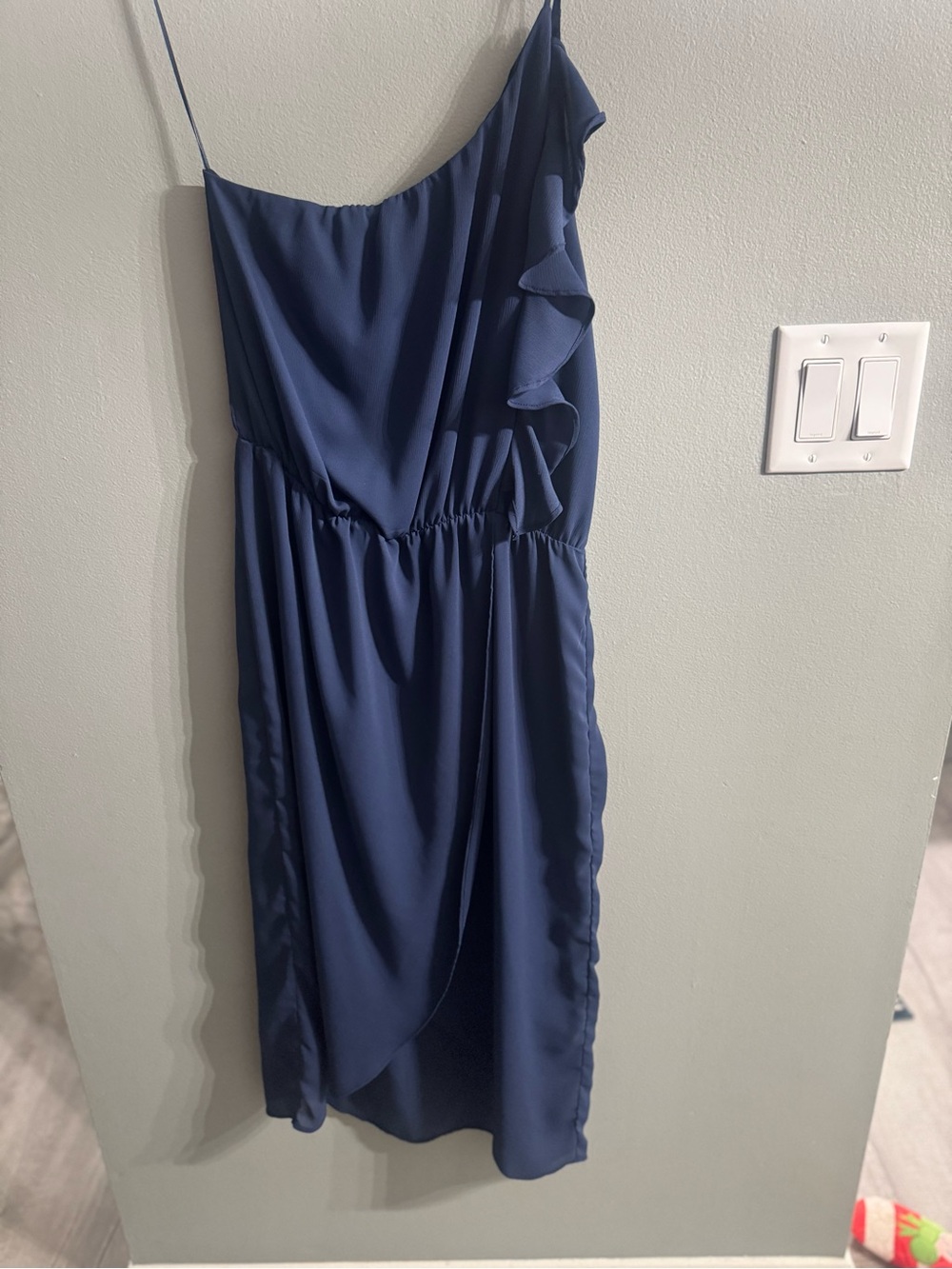 Everly One-Shoulder Ruffled Midi Dress in Navy